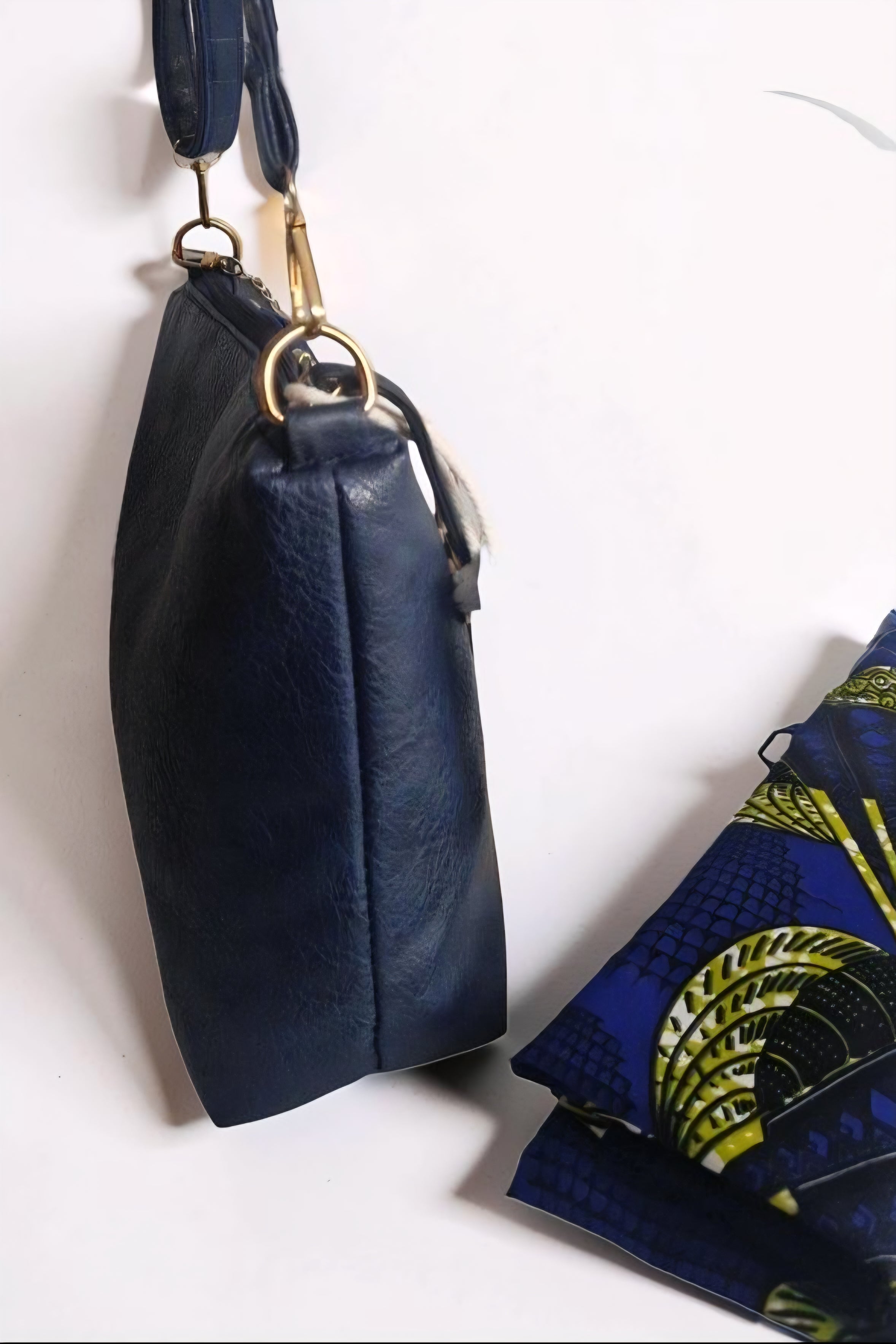 African waxprint/Vegan Leather Shoulder Bag (895 kr)