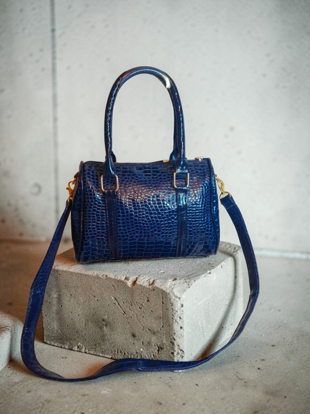 African Wax Print/Vegan leather Barrel Bag (895 kr)