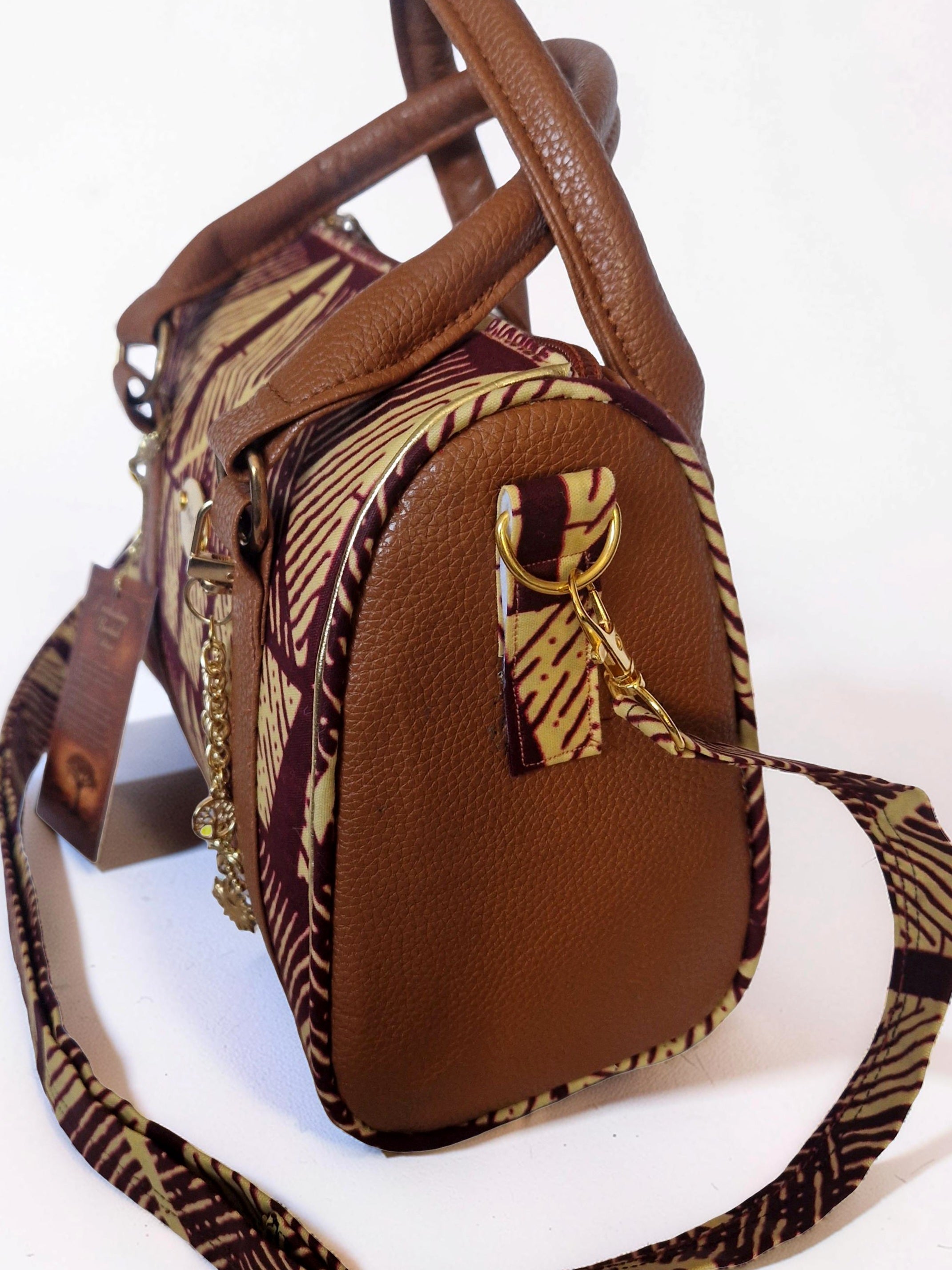 African waxprint/Vegan lether barrel bag(1295 kr)