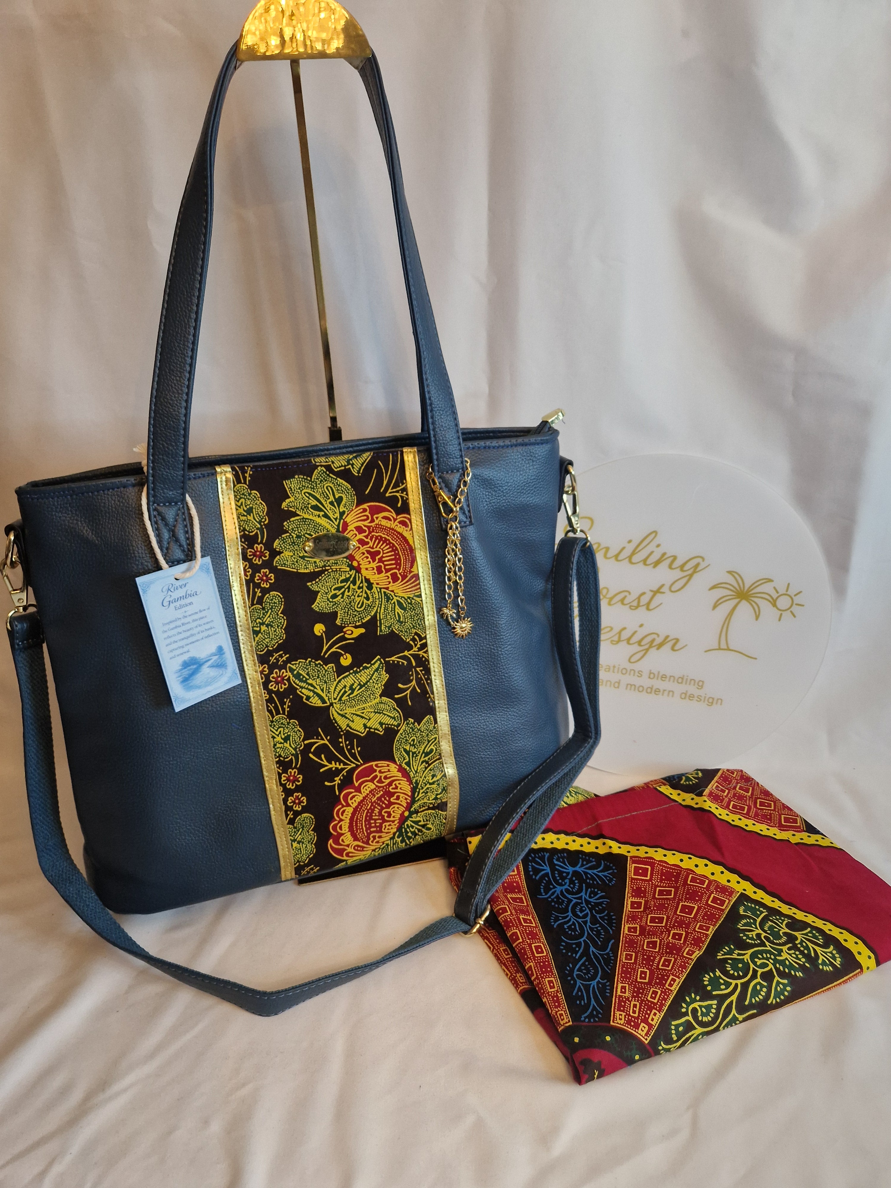 African Wax Print/Vegan Leather  Tote Bag  (1395 kr)