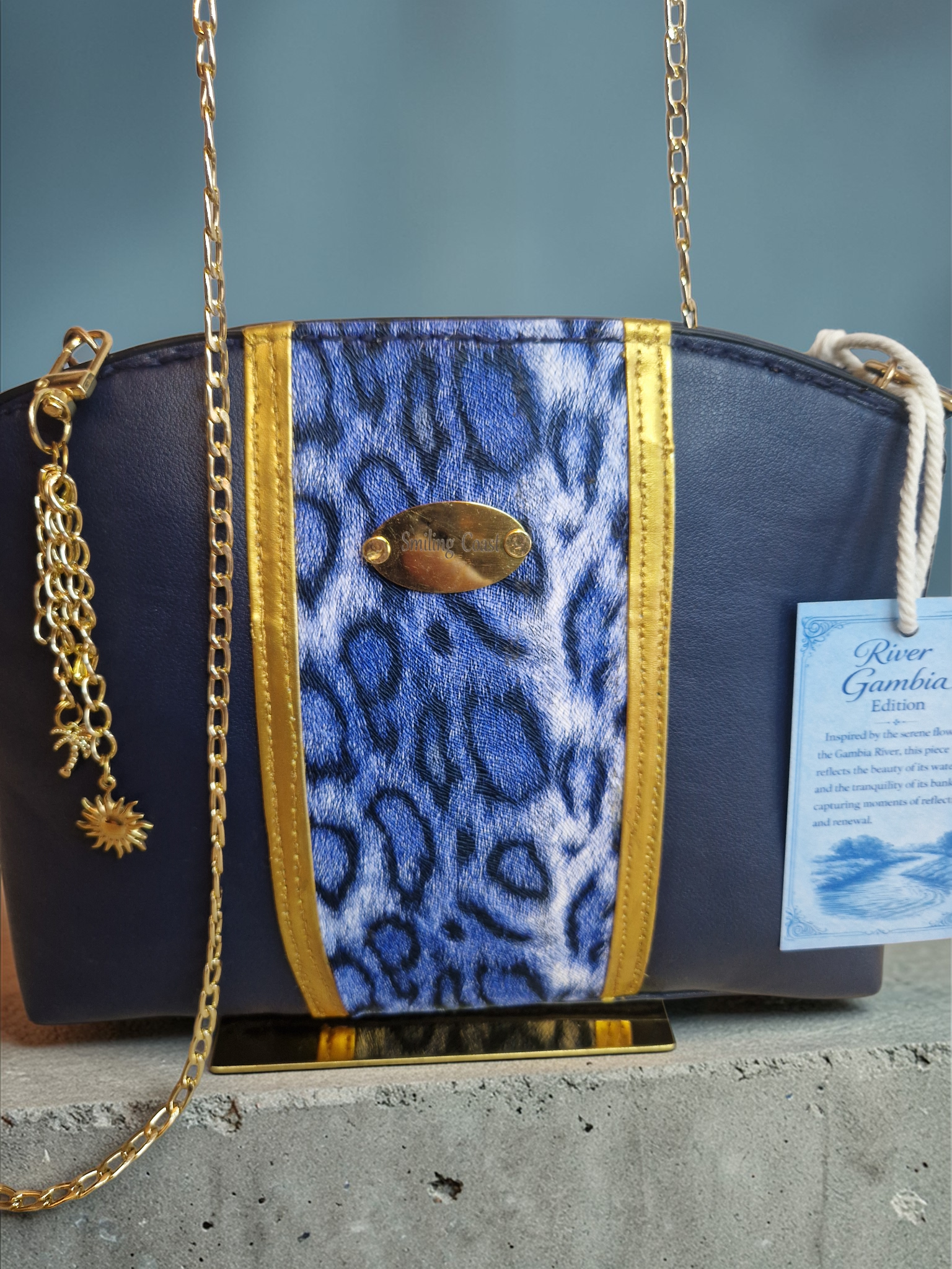 Animalprint-waxprint crossbody bag (895 kr)